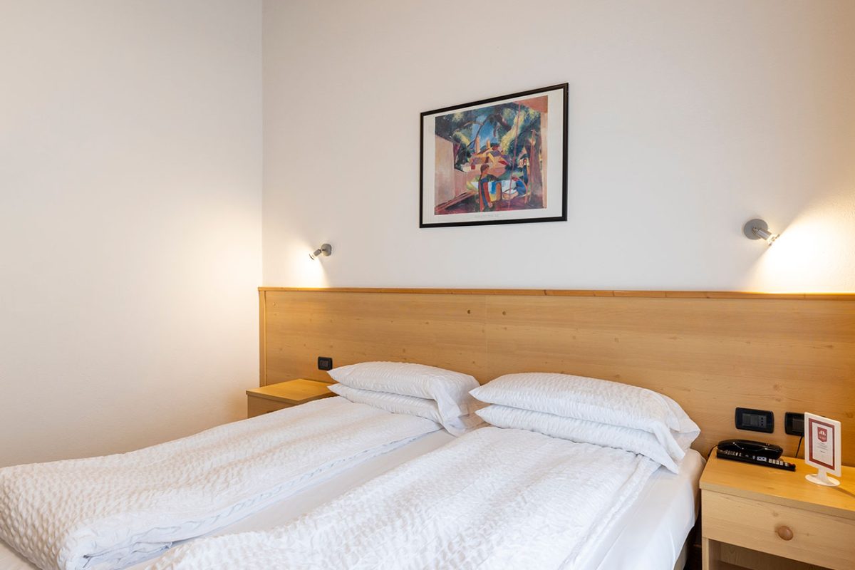camera-mansardata-hotel-derby-folgarida-3