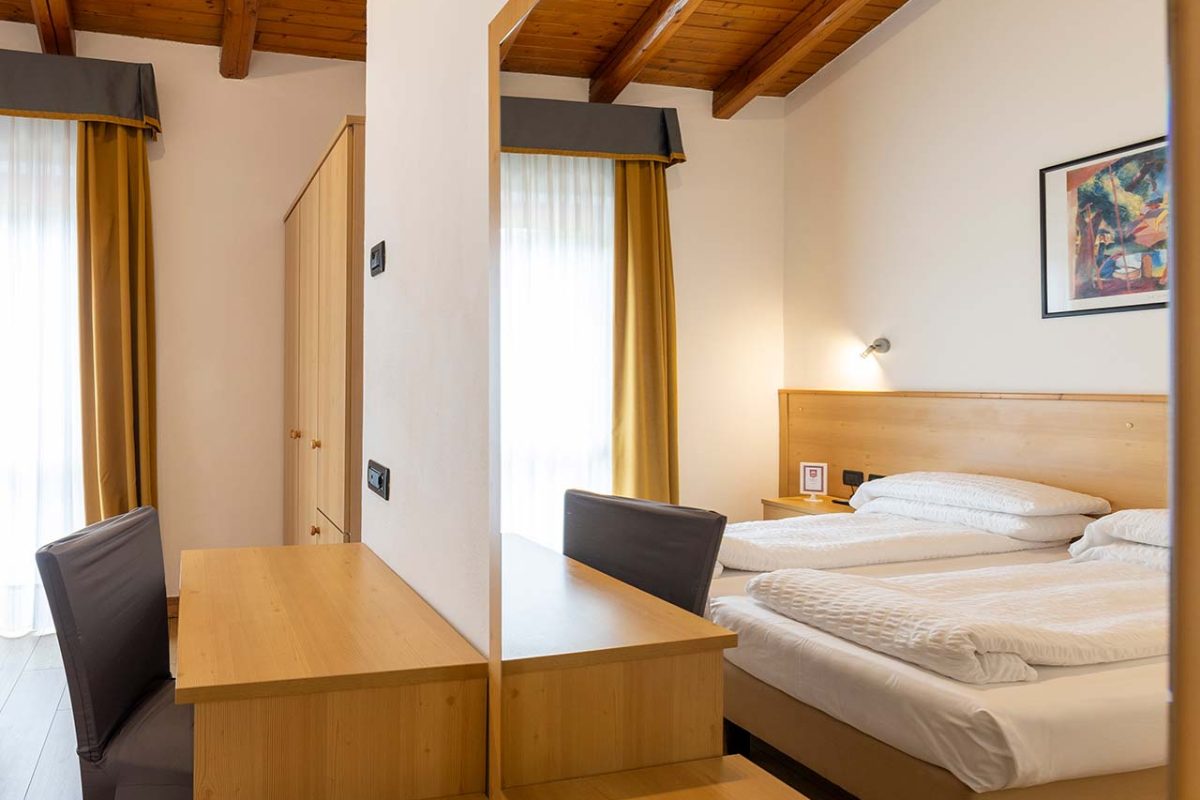 camera-mansardata-hotel-derby-folgarida-5